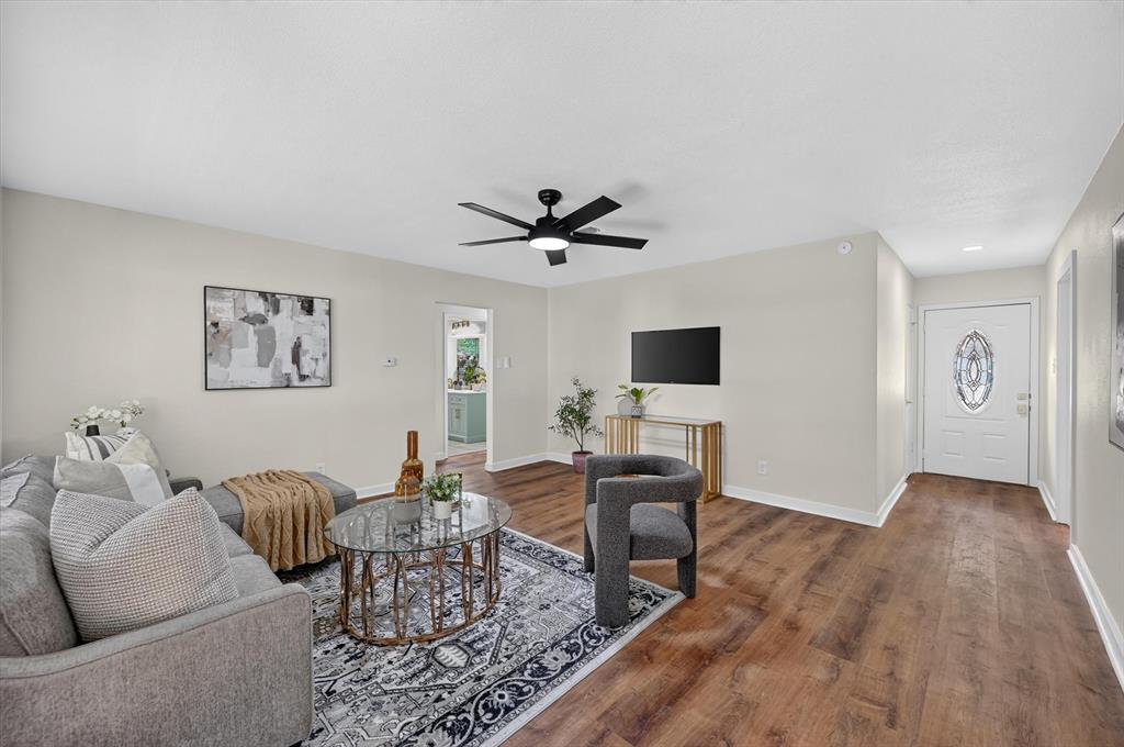 301 E Fuller Dr, Euless, TX 76039 photo