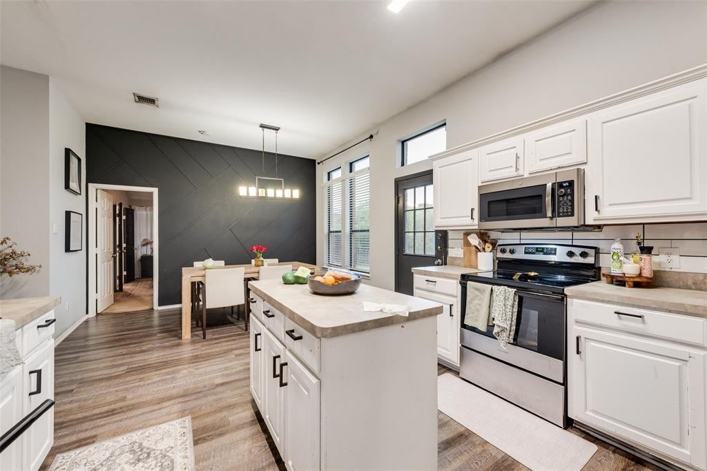 8169 Royal Terrace Ln, Fort Worth, TX 76120 photo