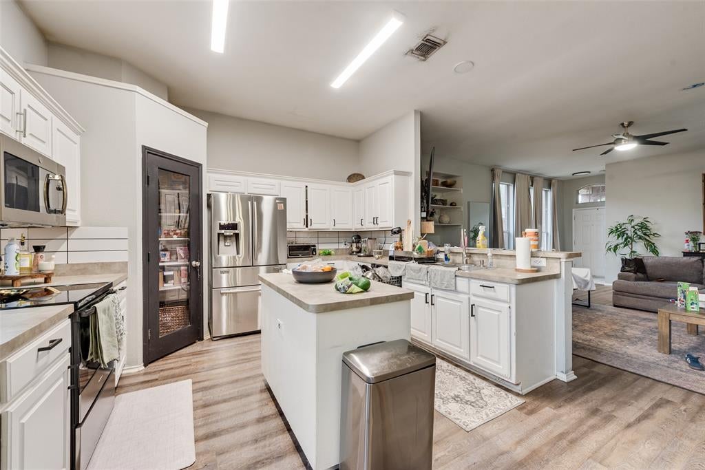 8169 Royal Terrace Ln, Fort Worth, TX 76120 photo