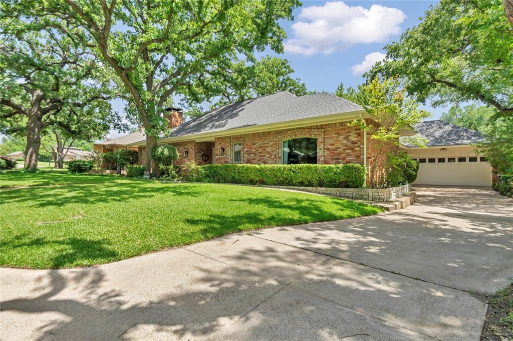 1830 Rhinevalley Dr, Arlington, TX 76012 photo