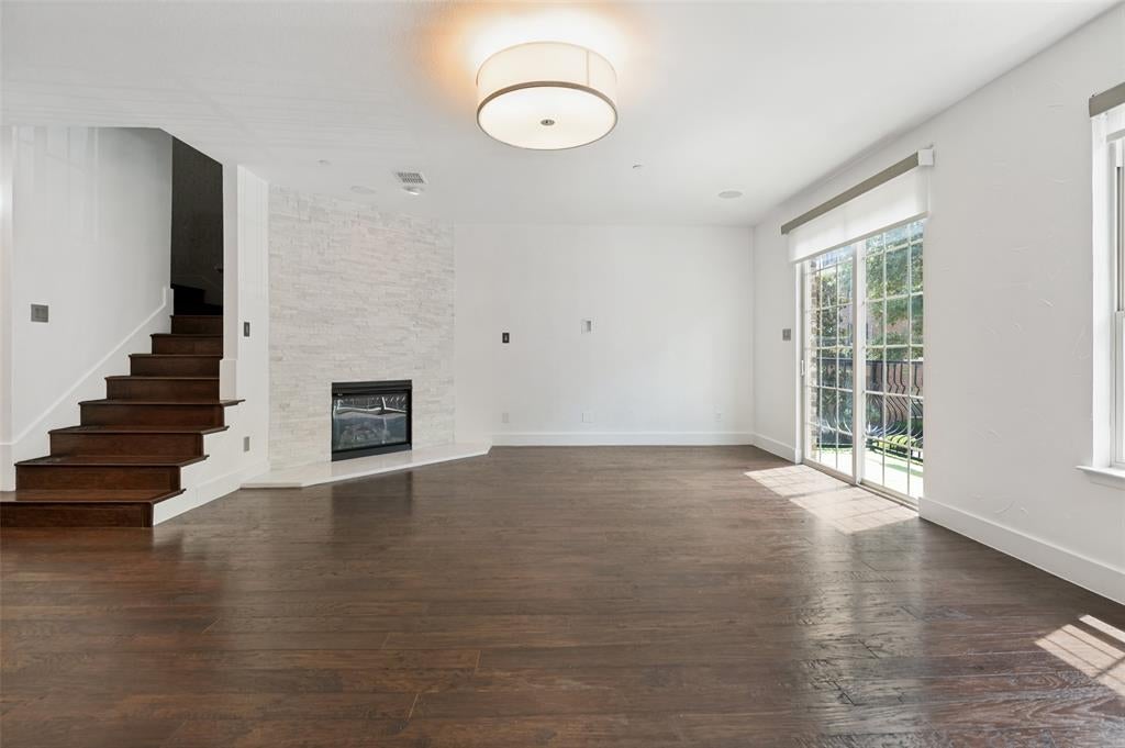 3906 Asbury Ln, Addison, TX 75001 photo