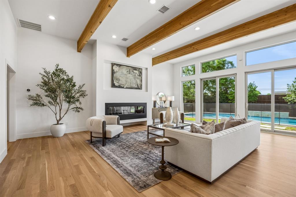 4452 Sugar Mill Rd, Dallas, TX 75244