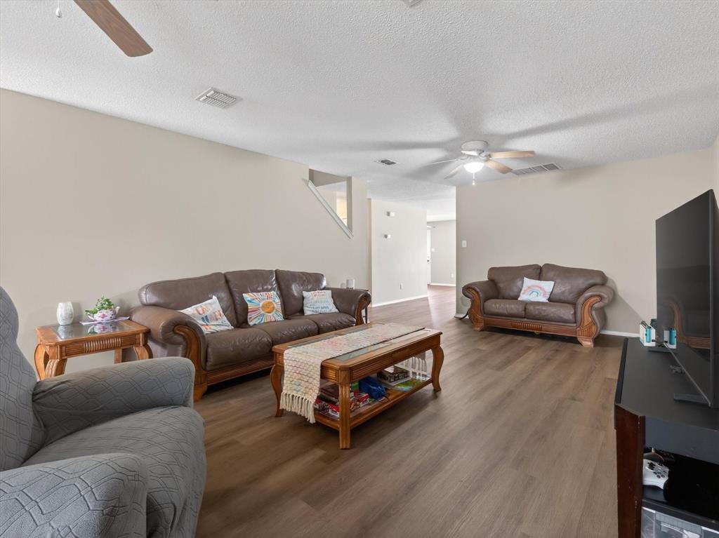 2405 Chestnut Dr, Little Elm, TX 75068 photo