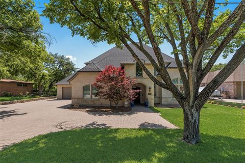 Single Family Residence in Dallas TX 7028 Creek Bend Road.jpg
