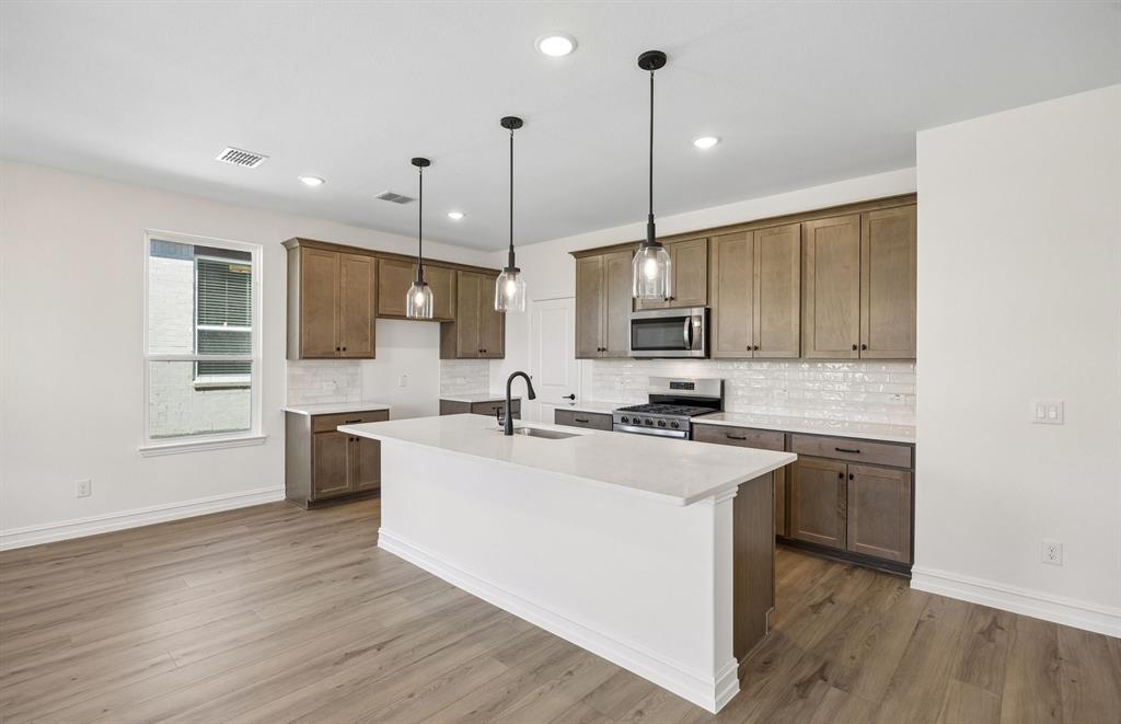 425 Avian Way, Godley, TX 76044 photo