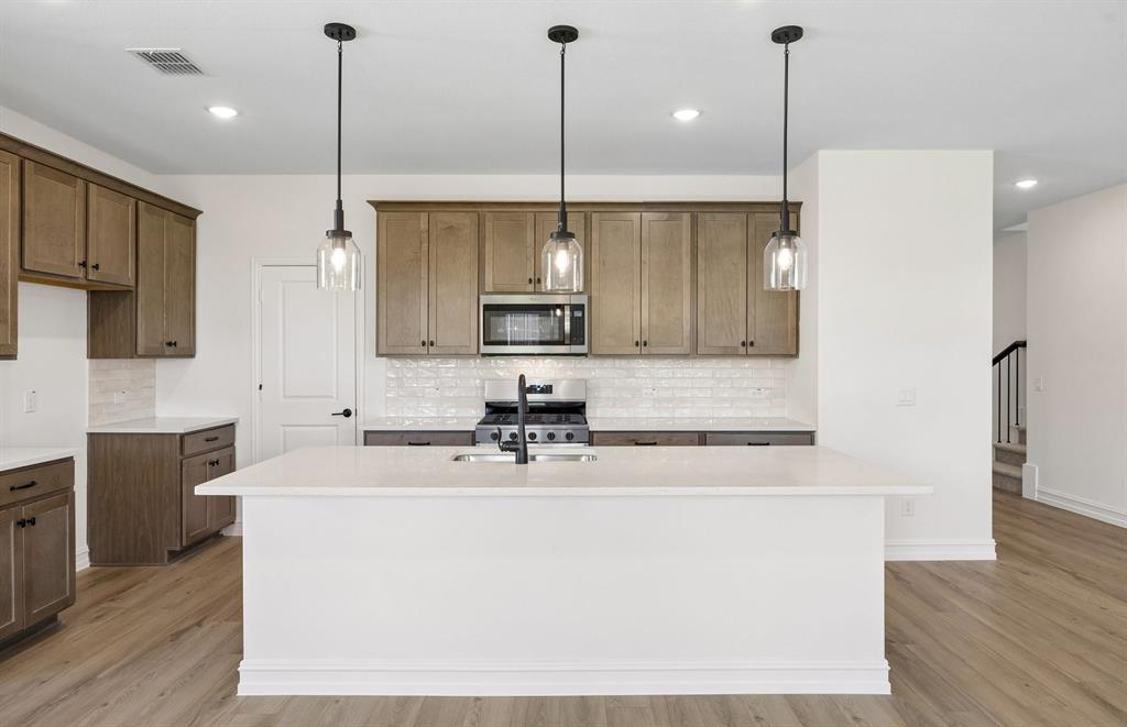 425 Avian Way, Godley, TX 76044 photo