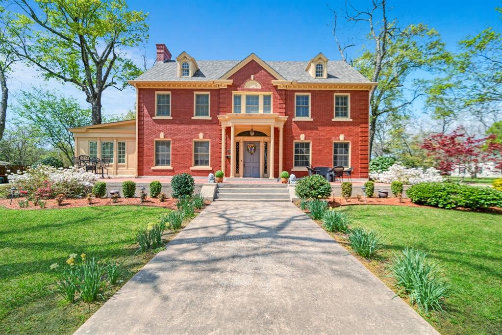 854 Church, Paris, TX 75460