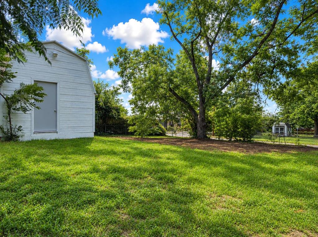 721 Norwood Dr, Hurst, TX 76053 photo