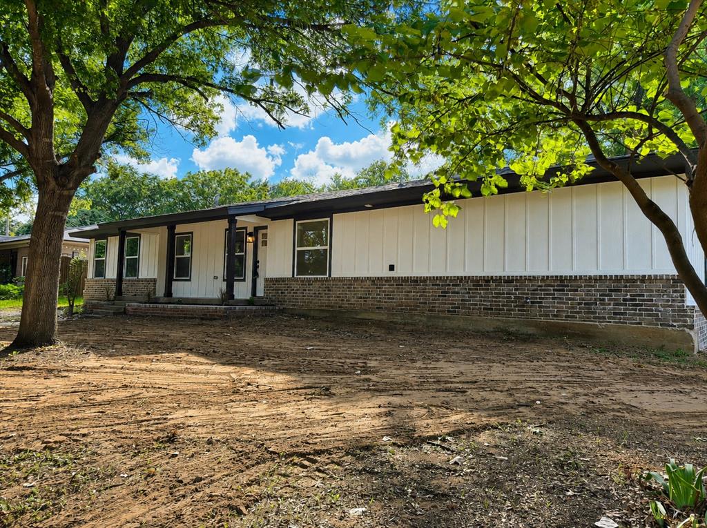 721 Norwood Dr, Hurst, TX 76053 photo