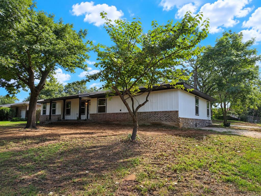 721 Norwood Dr, Hurst, TX 76053 photo