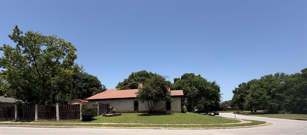 2510 Brookcrest Dr, Garland, TX 75040 photo