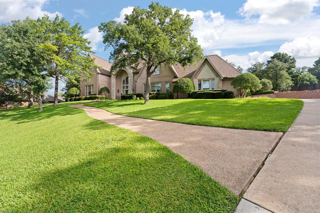 2829 Donnybrook Dr, Burleson, TX 76028 photo