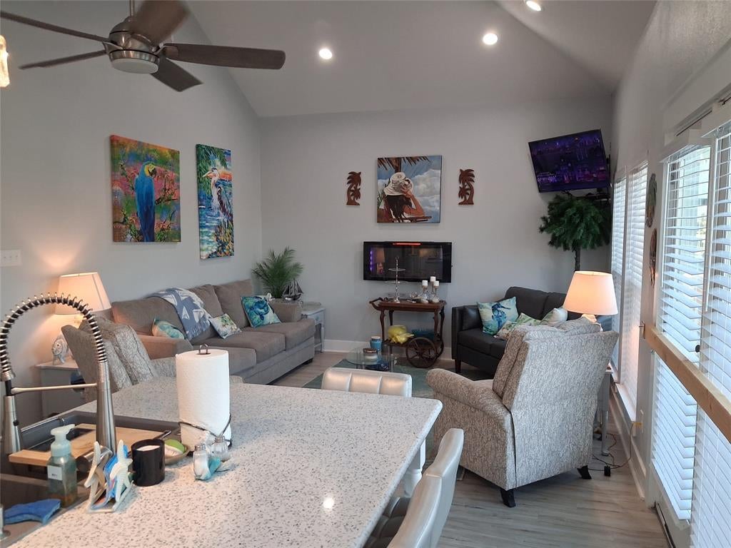 16715 Tahiti Way, Jamaica Beach, TX 77554 photo