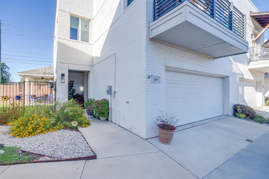 109 Crossroads Cir, Westworth Village, TX 76114