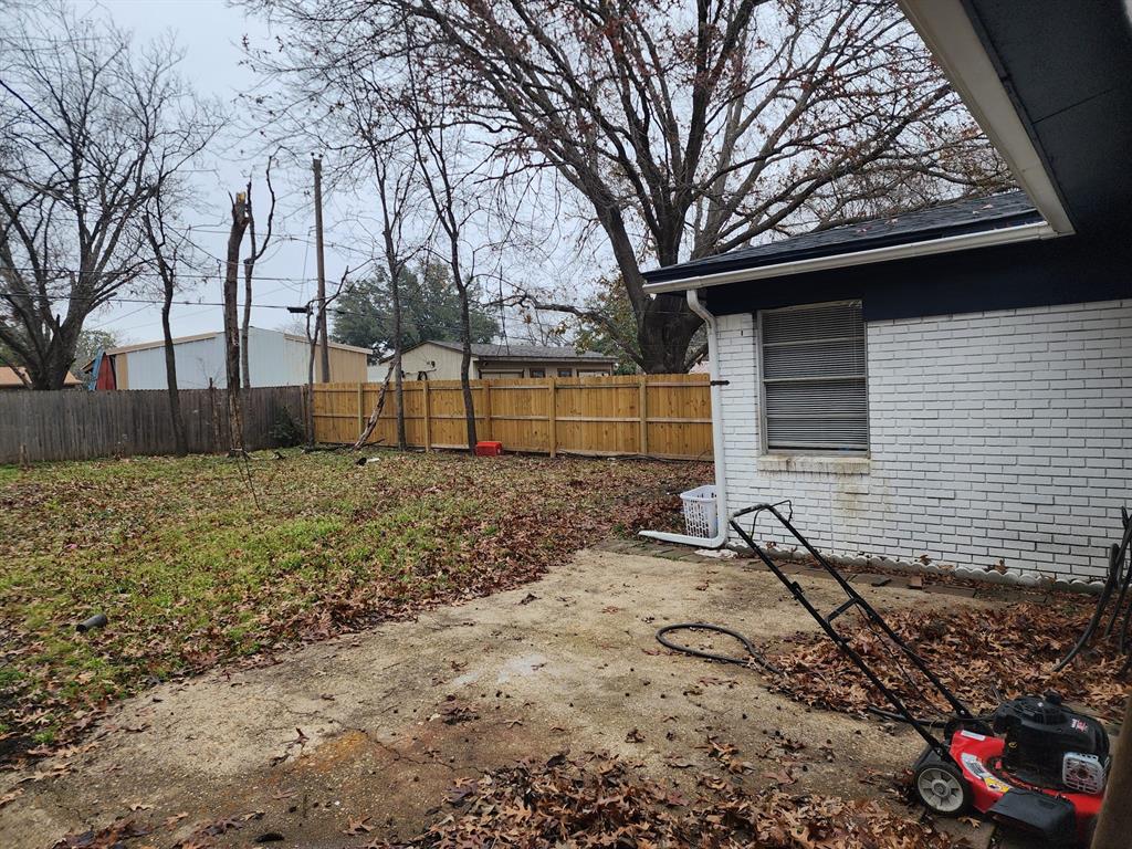 1811 Kent Dr, Arlington, TX 76010 photo