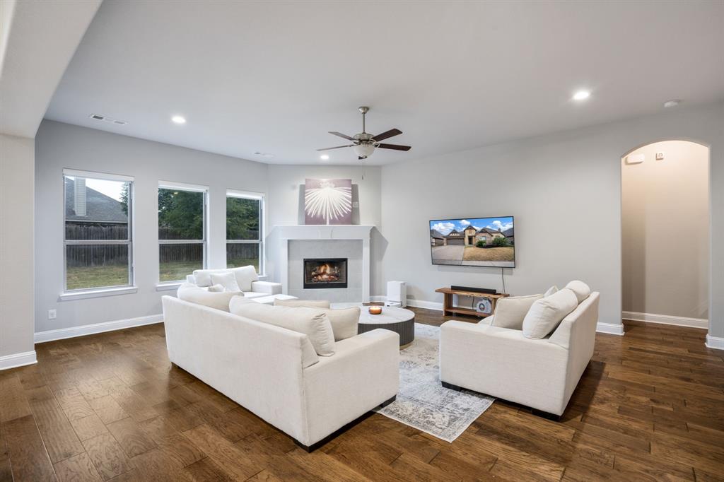 329 Strait Ln, Waxahachie, TX 75165 photo