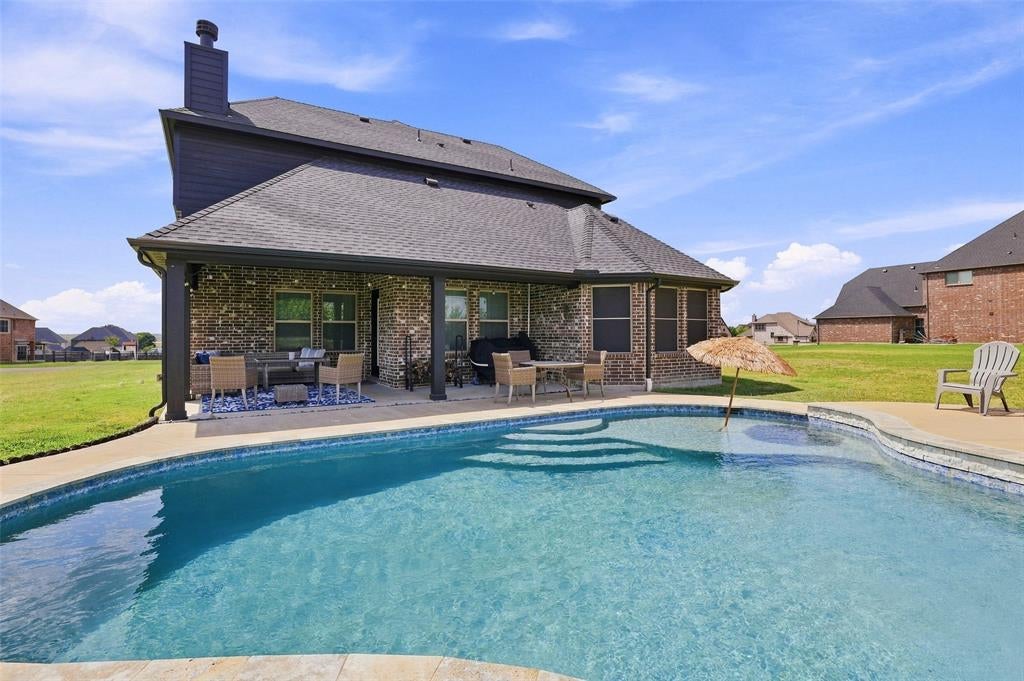 1056 Hickory Ln, Howe, TX 75459