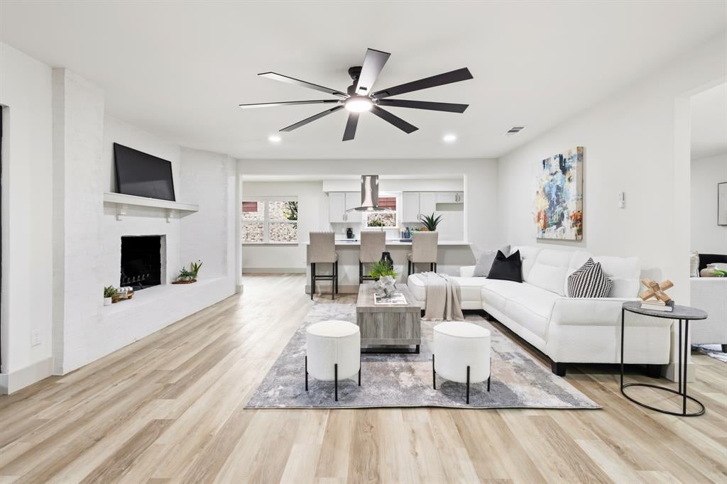 442 Hanover Ln, Irving, TX 75062