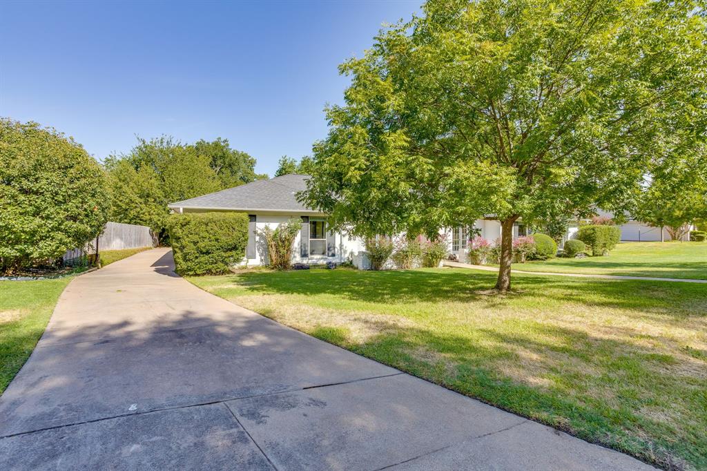 28 Bounty Rd, Benbrook, TX 76132 photo