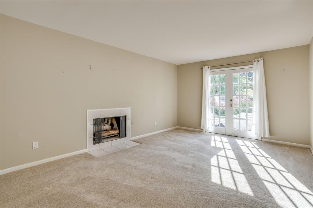 28 Bounty Rd, Benbrook, TX 76132 photo
