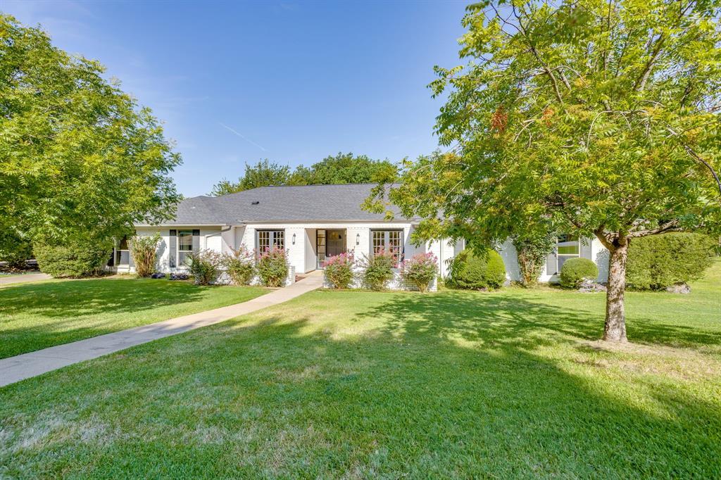 28 Bounty Rd, Benbrook, TX 76132