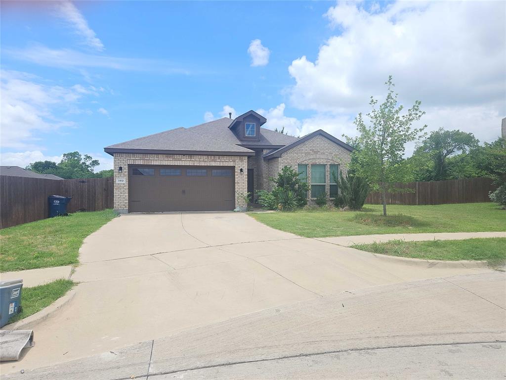302 Clayton St, Glenn Heights, TX 75154