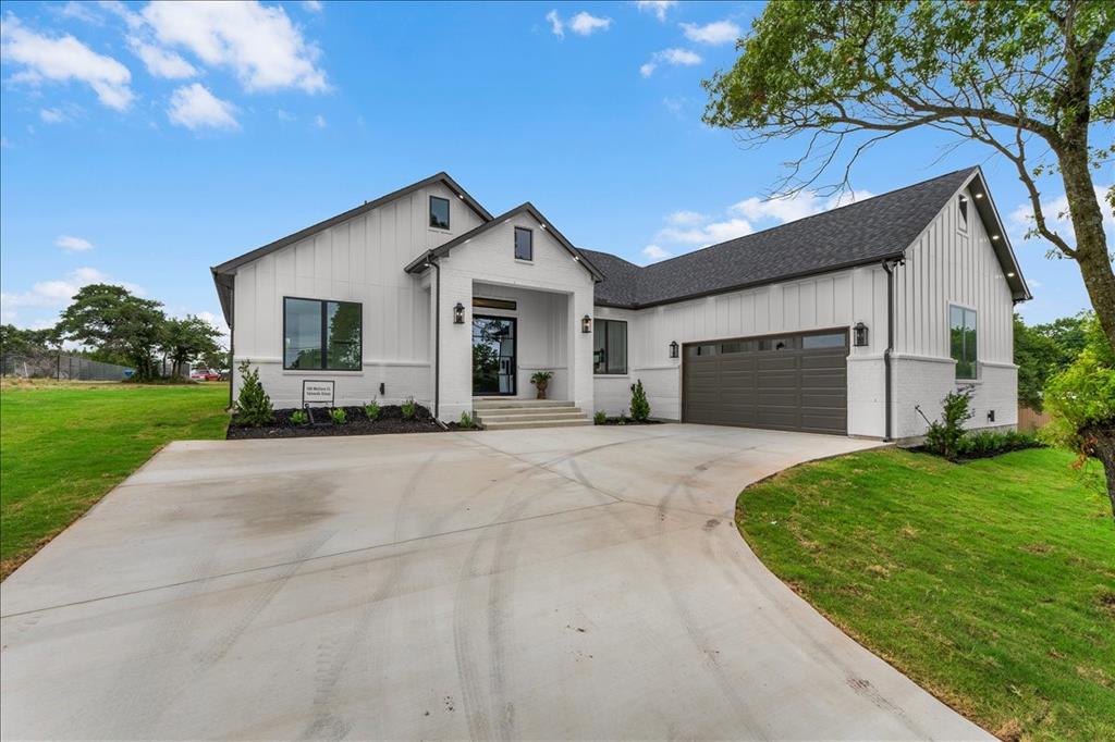 106 Mcclure Ct, Hudson Oaks, TX 76087