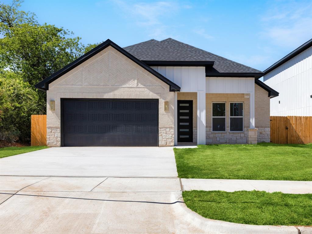4233 Avenue H, Fort Worth, TX 76105