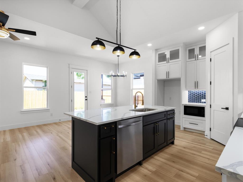 4233 Avenue H, Fort Worth, TX 76105 photo