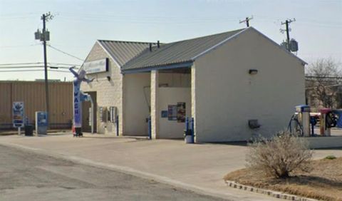Business in George West TX 505 Nueces Street.jpg