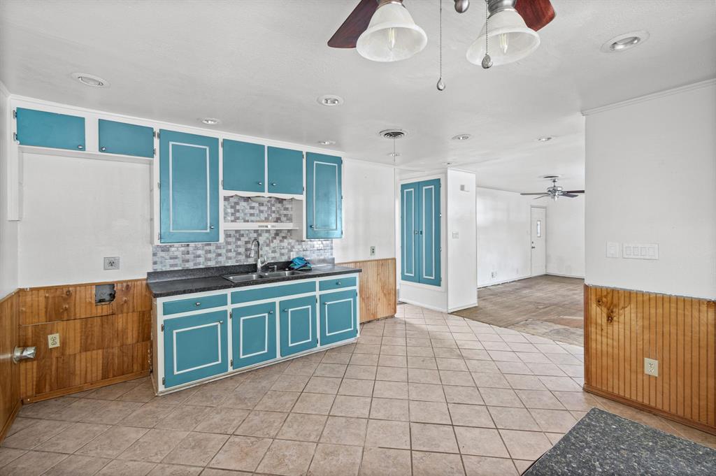 756 Thomas Ave, Hurst, TX 76053 photo