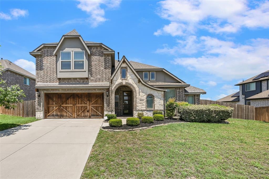 933 Vista Ln, Desoto, TX 75115