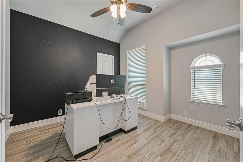 933 Vista Ln, Desoto, TX 75115 photo