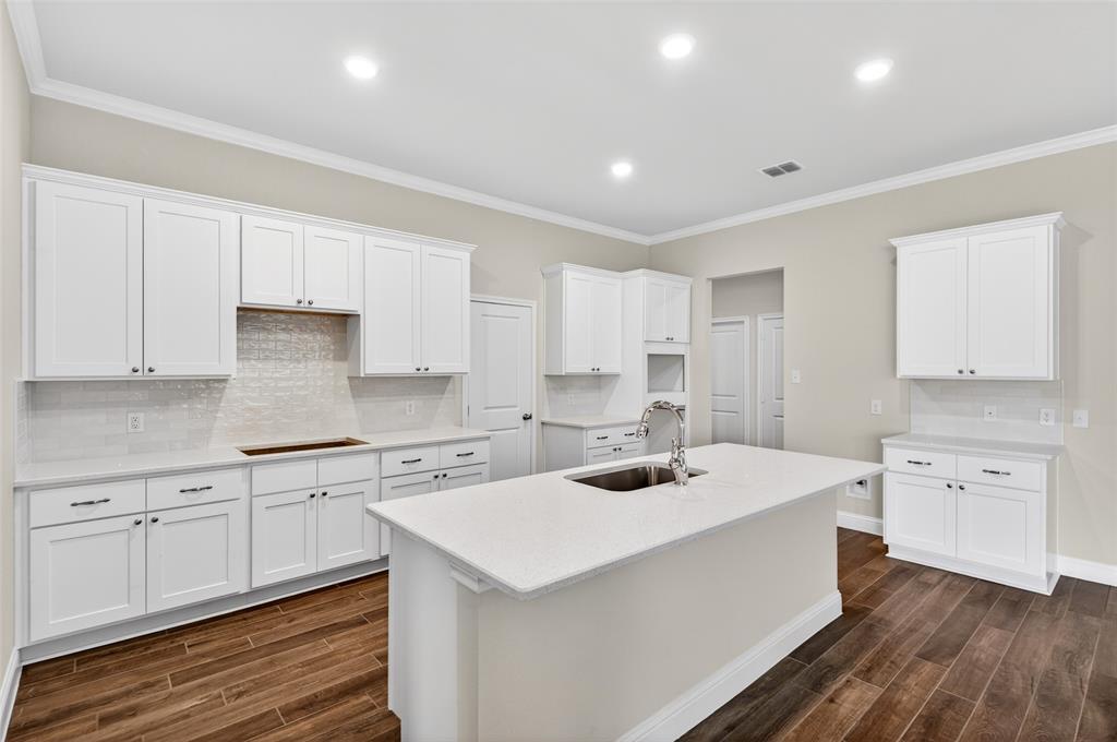 1513 Pegasus Dr, Lancaster, TX 75134 photo