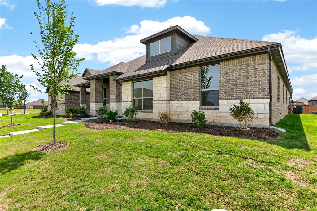 1513 Pegasus Dr, Lancaster, TX 75134 photo