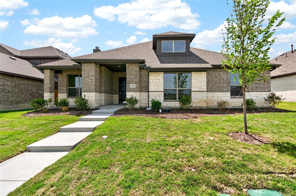 1513 Pegasus Dr, Lancaster, TX 75134