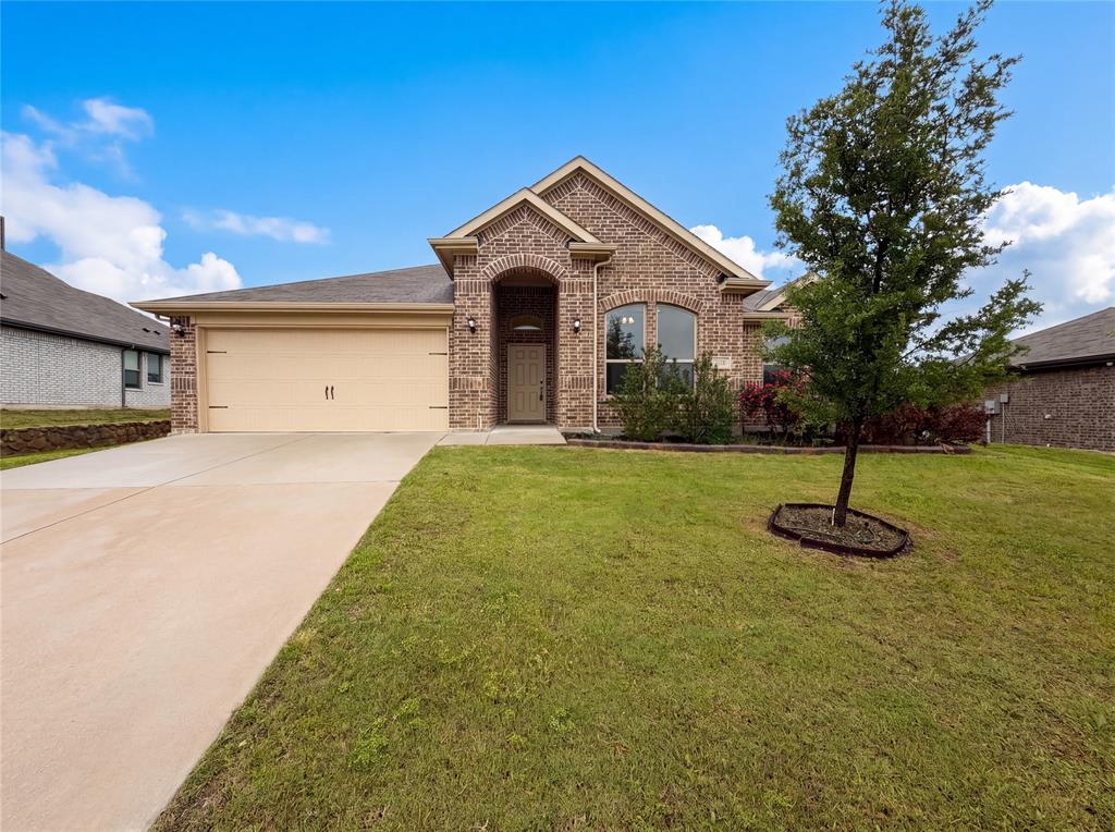 1631 Glade Meadows Dr, Burleson, TX 76058