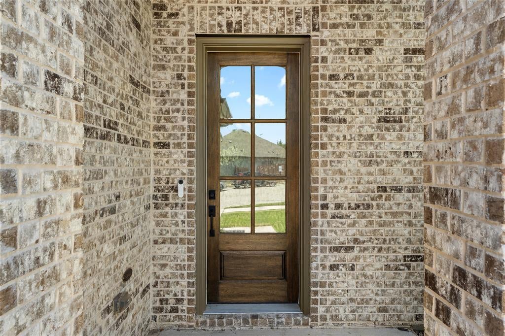 8608 Spindletop Dr, Fort Worth, TX 76120 photo