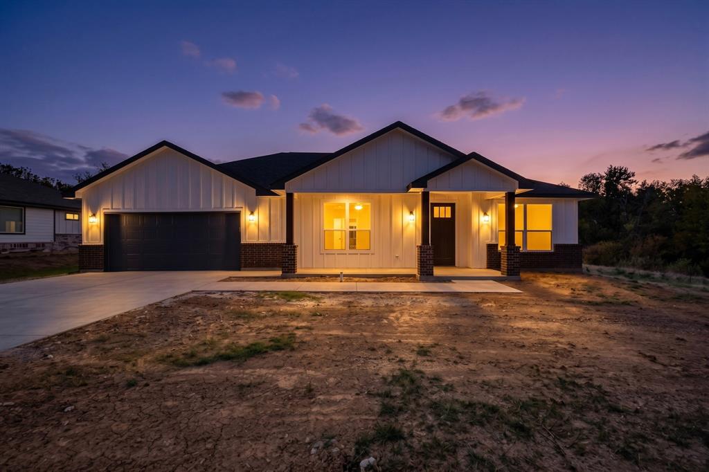 203 Mansfield Ave, Kennedale, TX 76060