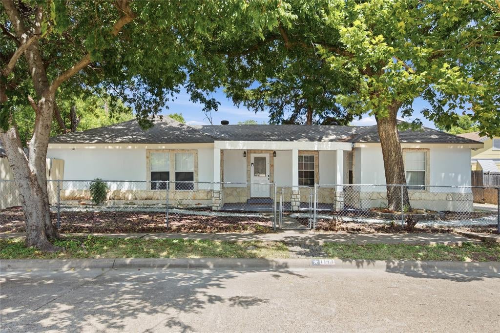 1143 Newport Ave, Dallas, TX 75224