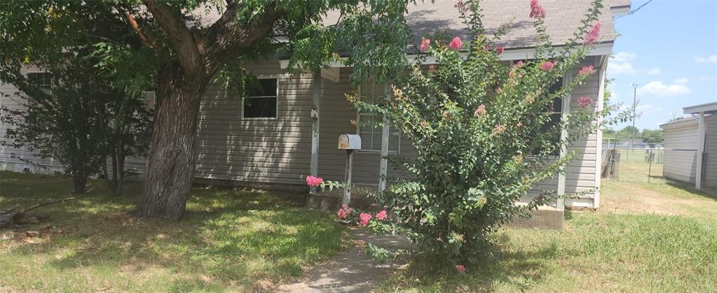 824 Carver St, Mesquite, TX 75149 photo