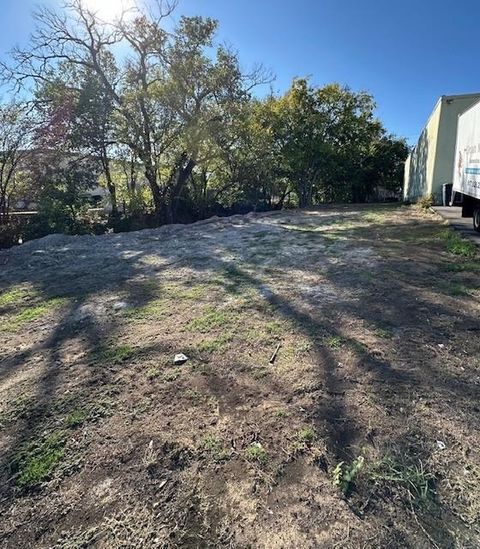 Unimproved Land in Fort Worth TX 3232 S Jones Street.jpg