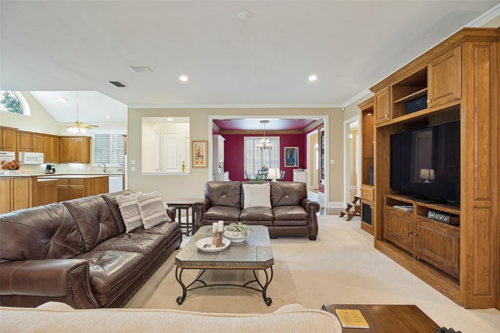6404 Creekside Dr, Greenville, TX 75402 photo
