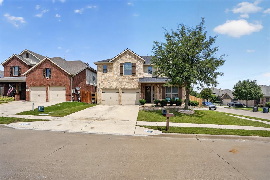 5900 Paddlefish Dr, Fort Worth, TX 76179