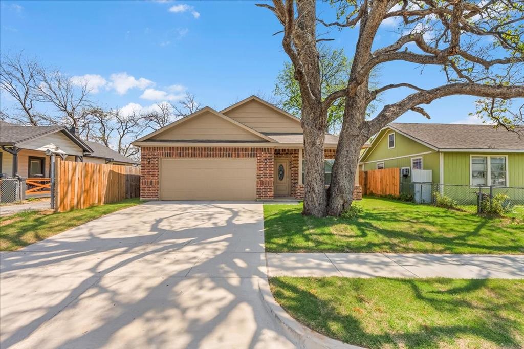 804 N Chandler Dr, Fort Worth, TX 76111 photo