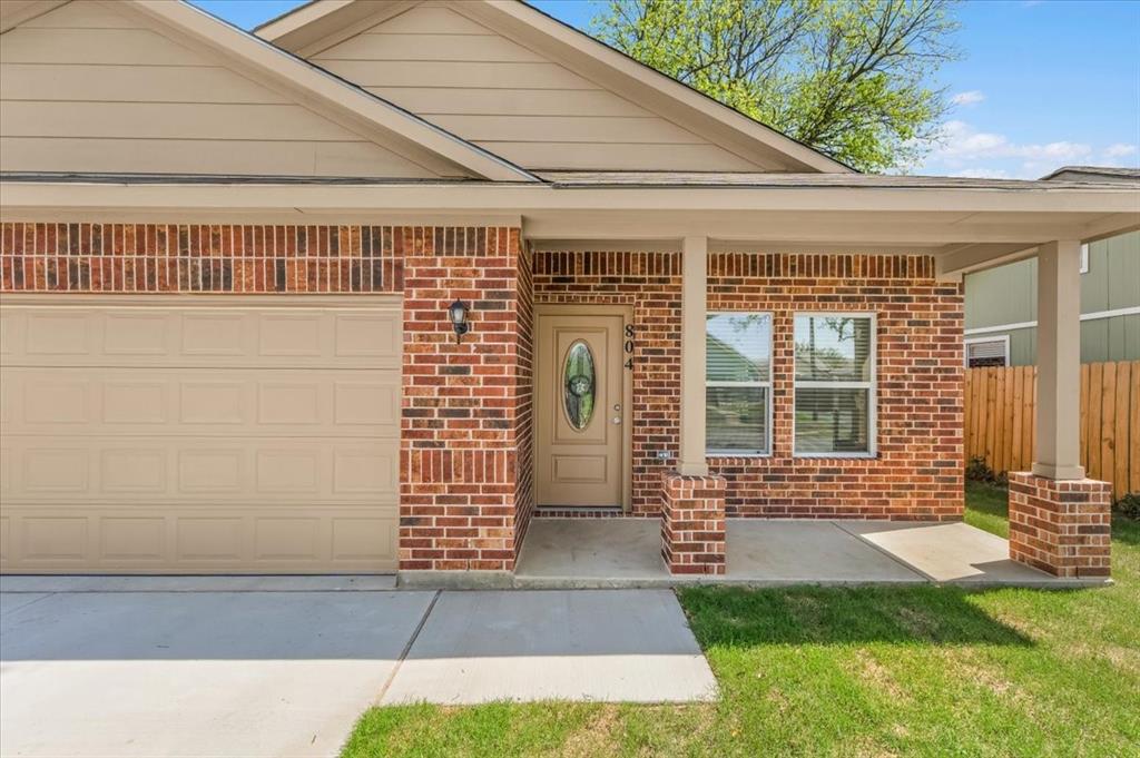 804 Chandler Dr, Fort Worth, TX 76111