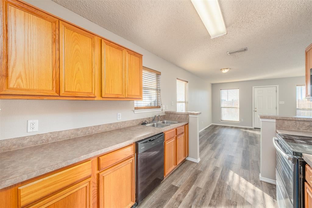 7550 Kings Trl, Fort Worth, TX 76133 photo
