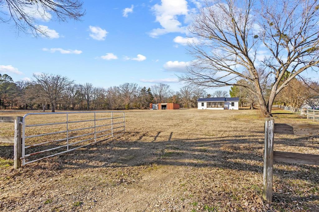 4572 County Road 2700, Telephone, TX 75488