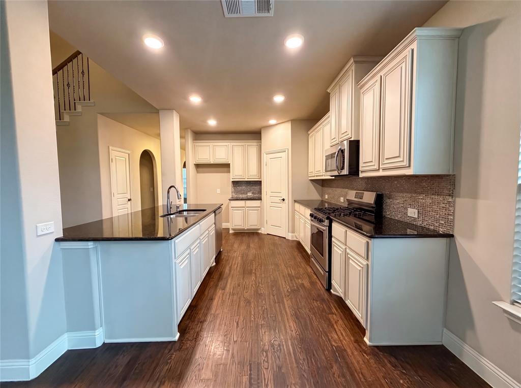 725 Lyndhurst Dr, Anna, TX 75409 photo