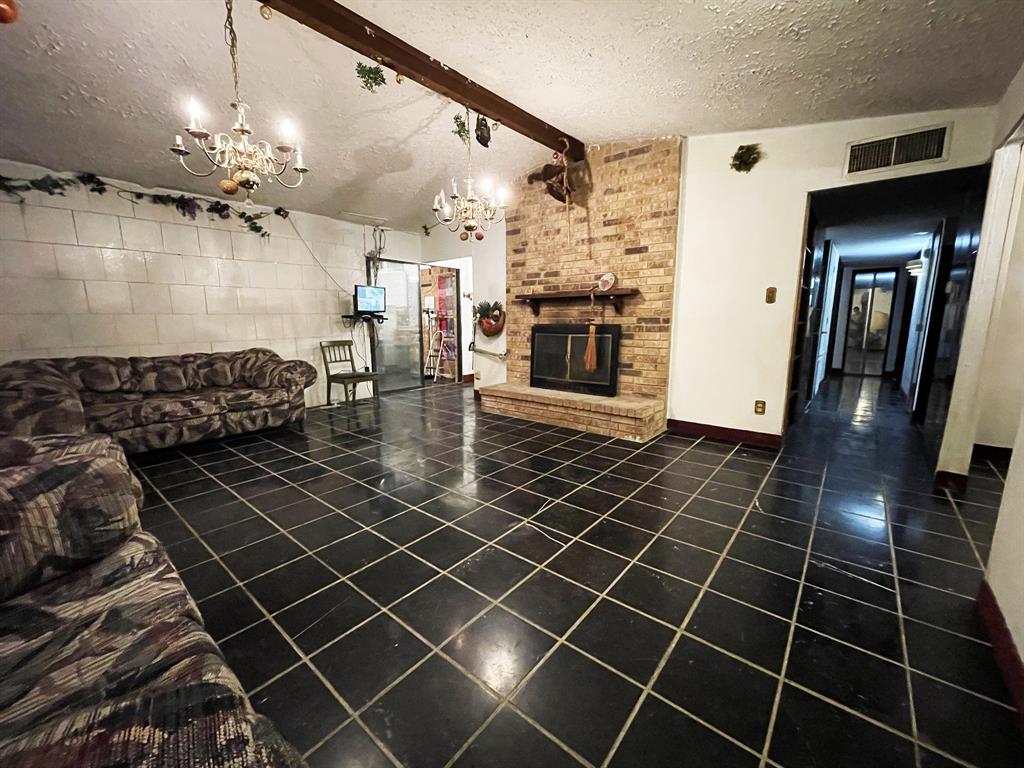 1801 Vine Dr, Garland, TX 75040 photo